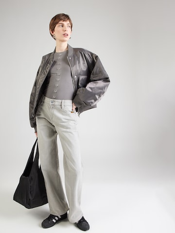 Largi Jeans 'Judee' de la G-STAR pe gri