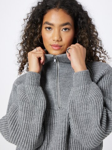 DRYKORN Sweater 'NAELIA' in Grey