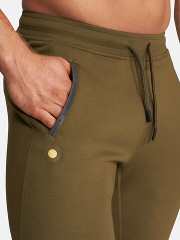 GOLD´S GYM APPAREL Tapered Sporthose 'Eric' in Grün