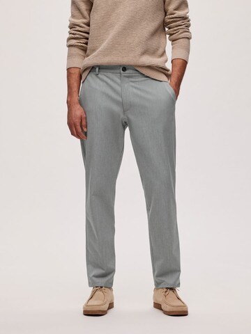 Coupe slim Pantalon chino SELECTED HOMME en gris : devant