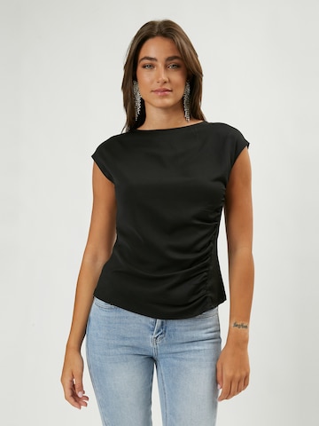Influencer Top in Black: front