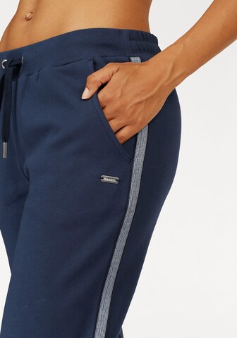 Regular Pantalon BENCH en bleu