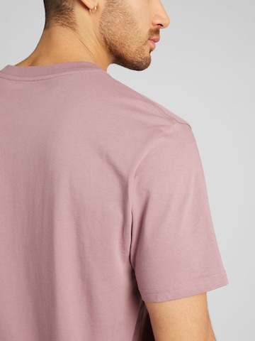 Carhartt WIP T-shirt i lila