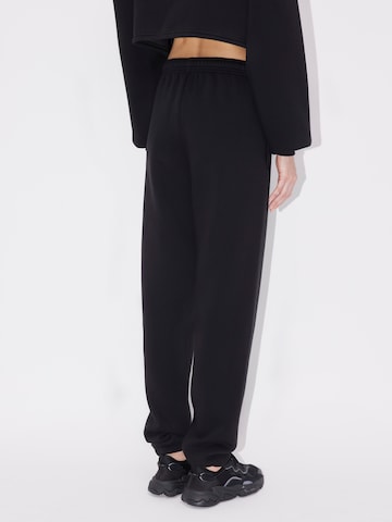 Tapered Pantaloni 'Ruby' di LeGer by Lena Gercke in nero