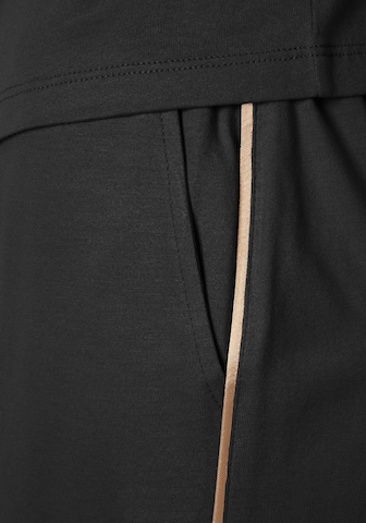 VIVANCE - Pijama de pantalón corto 'Dreams' en negro