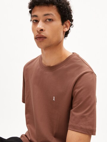 T-Shirt 'LAARON' ARMEDANGELS en marron