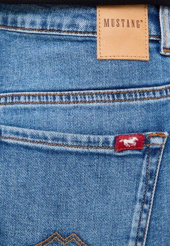 MUSTANG Loosefit Jeans ' Charlotte ' in Blau