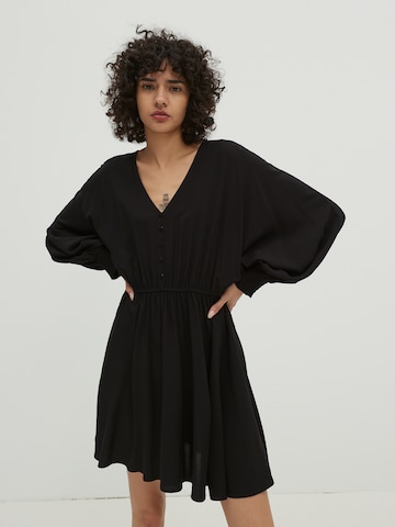 EDITED فستان 'Maeve' بلون أسود: الأمام