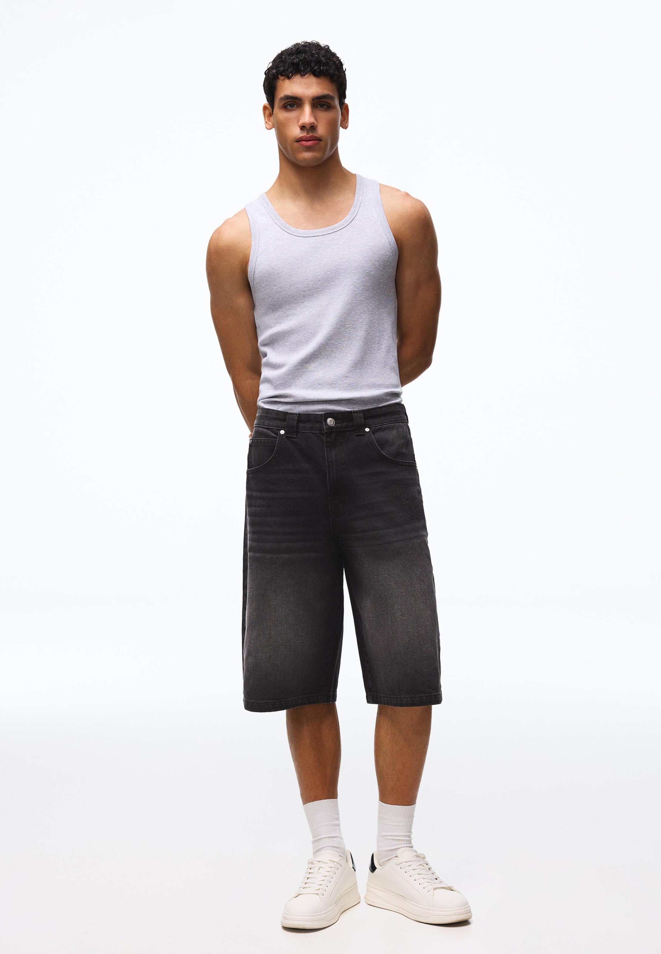 Wide leg Pantaloni di Bershka in nero