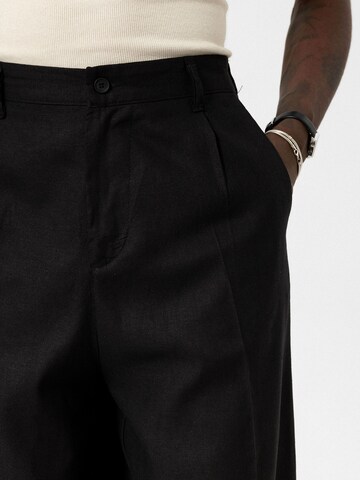 Loosefit Pantalon 'Bishop’s Flower' VAMOS CLO en noir