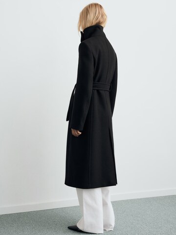 MANGO Преходно палто 'SIRENITA' в черно