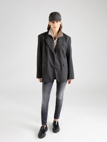 Mavi - Slimfit Vaquero 'LINDY' en gris