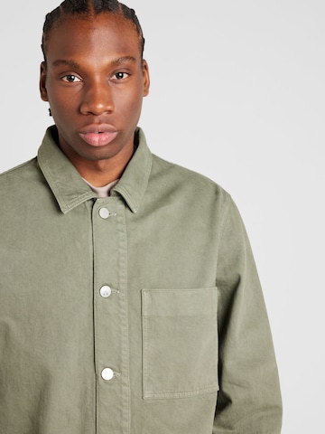 Coupe regular Chemise 'FAARN' ARMEDANGELS en vert