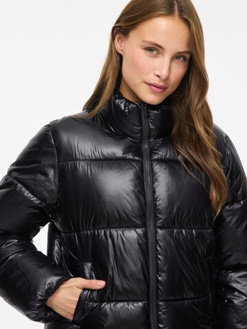 Veste mi-saison 'VILychee' VILA en noir
