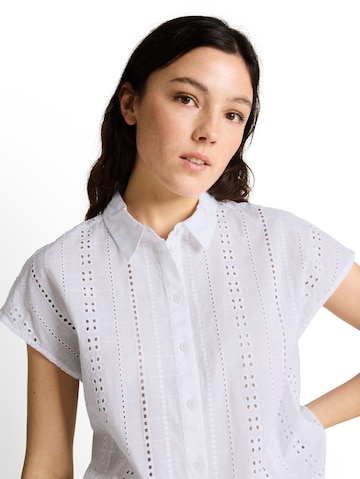 Bluză de la TOM TAILOR DENIM pe alb