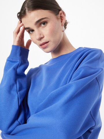 WEEKDAY Sweatshirt 'Essence Standard' in Blauw