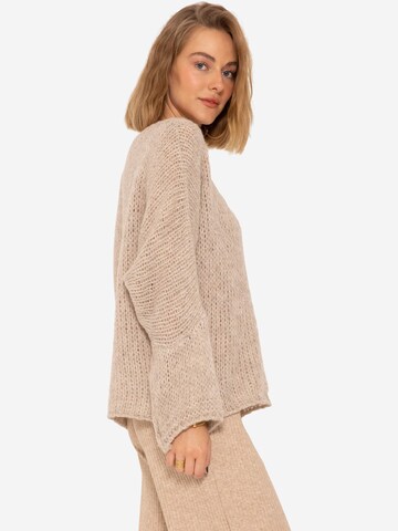 Pullover di SASSYCLASSY in beige