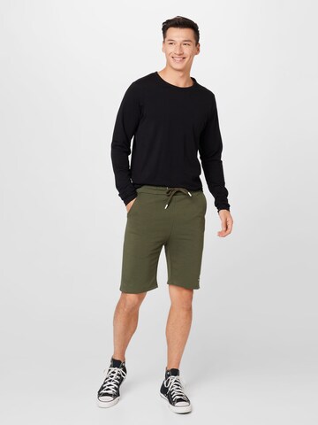 ALPHA INDUSTRIES - regular Pantalón en verde