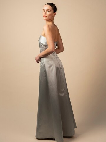 Abito 'Irena' di Anse Victorin in argento