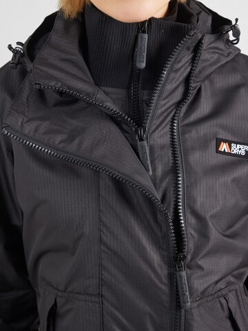 Superdry Jacke in Schwarz