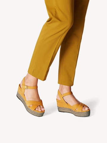 Sandales TAMARIS en jaune