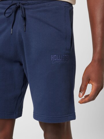 HOLLISTER Normalny krój Spodnie w kolorze niebieski