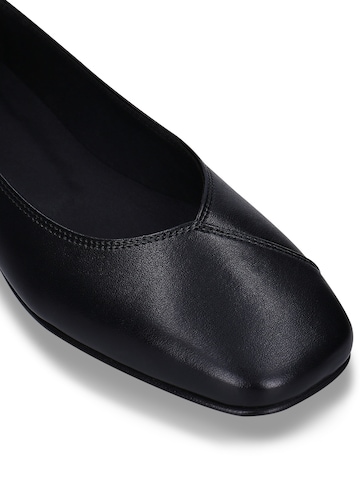 nae Vegan Shoes Ballerina 'Pam B' värissä musta