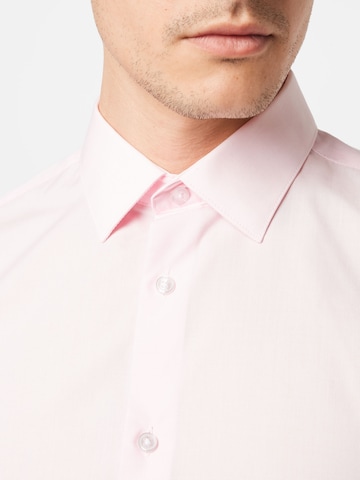 BURTON MENSWEAR LONDON Regularny krój Koszula w kolorze różowy