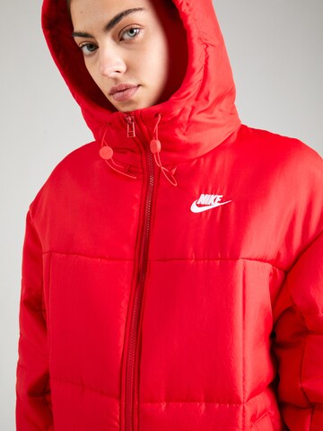 Nike Sportswear - Abrigo de invierno en rojo