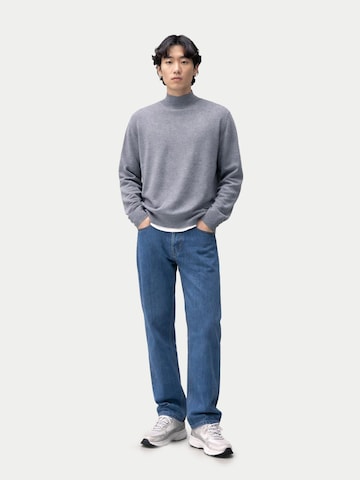 GOBI Cashmere - Jersey 'Men's Timeless Mock Neck Cashmere Sweater' en gris
