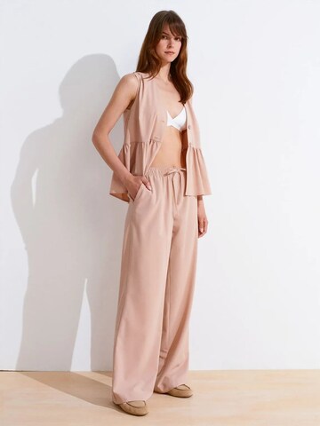 Dilvin Wide leg Pants in Pink: front