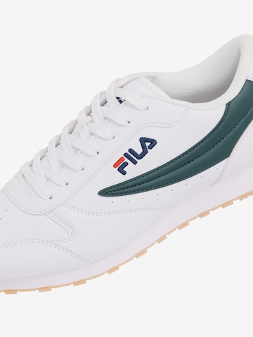 Baskets basses 'Orbit' FILA en blanc