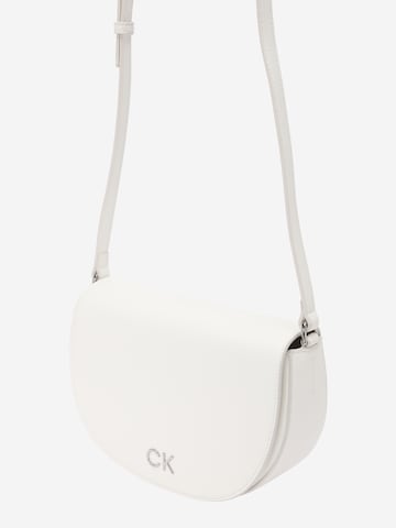 Calvin Klein Taška přes rameno – bílá