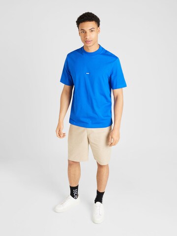 HUGO T-shirt 'Nieros' i blå