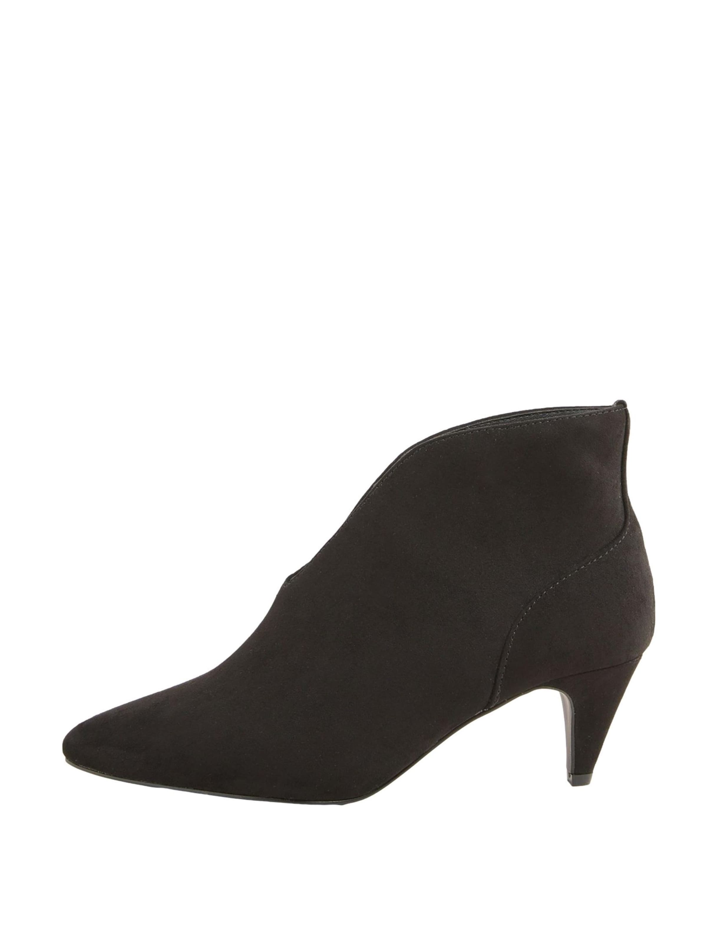 Cizme glezne de la Friends Like These pe negru: față