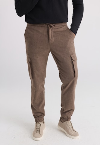 Felix Hardy Regular Trousers in Brown: front