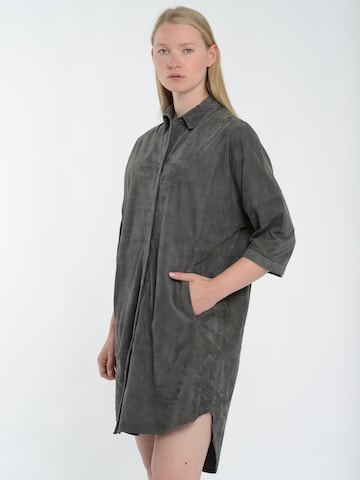 JAGGER & EVANS Blouse in Grey: front