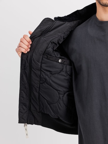 ALPHA INDUSTRIES Between-Season Jacket 'Injector III' in Black