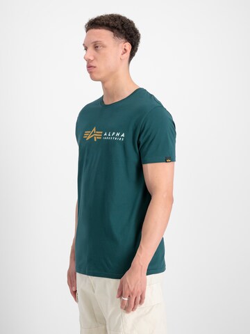 ALPHA INDUSTRIES Футболка в Зеленый