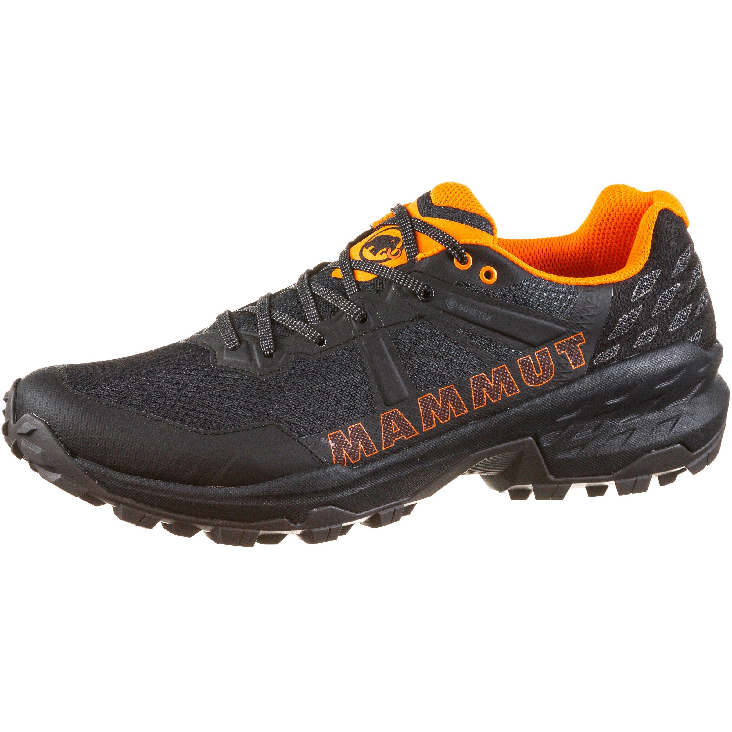 MAMMUT Flats 'Sertig II' in Black: front