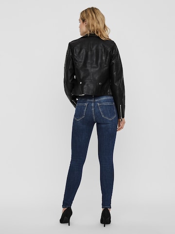 VERO MODA - Chaqueta de entretiempo 'Kerri' en negro