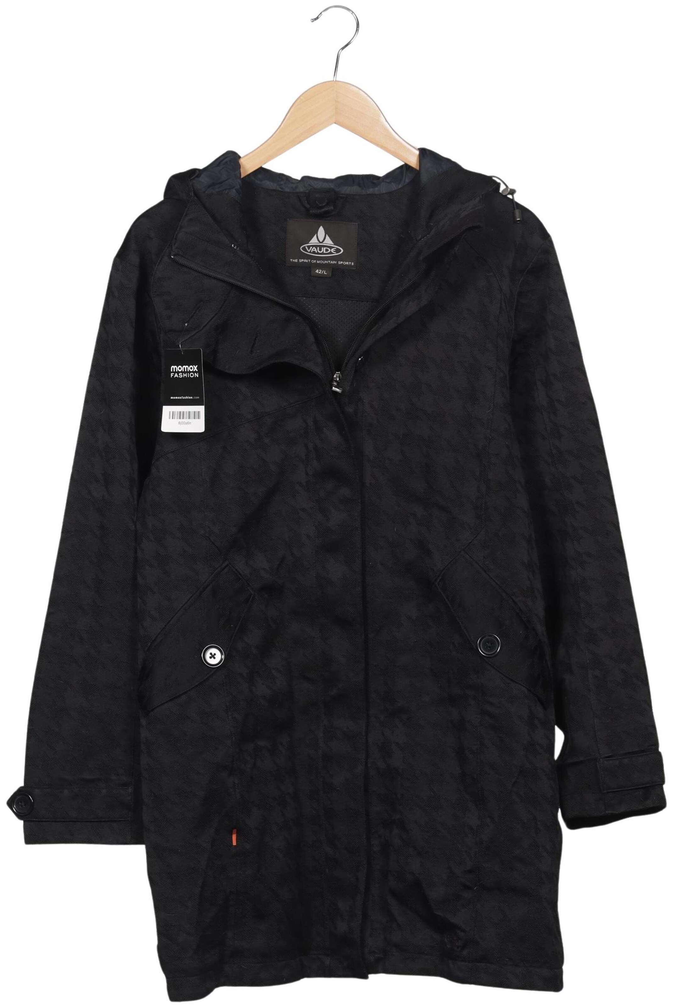 VAUDE Jacket & Coat in XL in Black: front