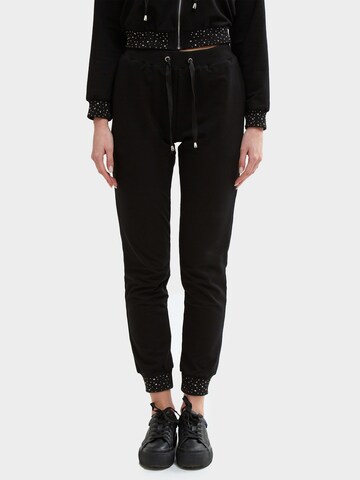 Influencer Tapered Hose in Schwarz: Vorderseite