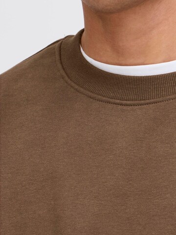 !Solid Sweater 'Lenz' in Brown