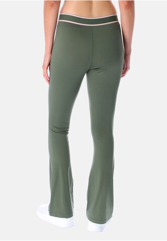 Flared Leggings di Ted Baker in verde: dietro