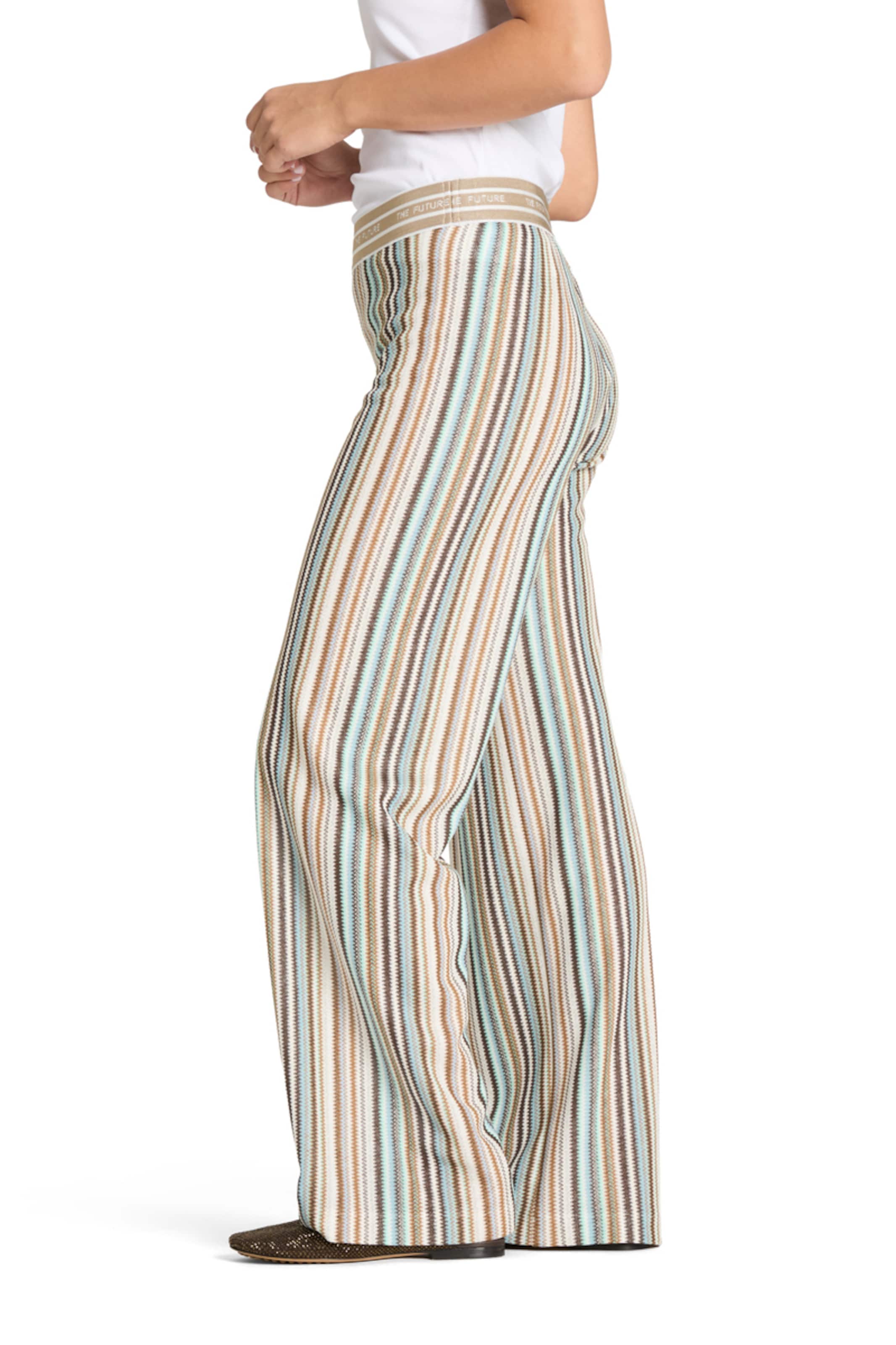 Cambio Regular Pleat-Front Pants in Beige