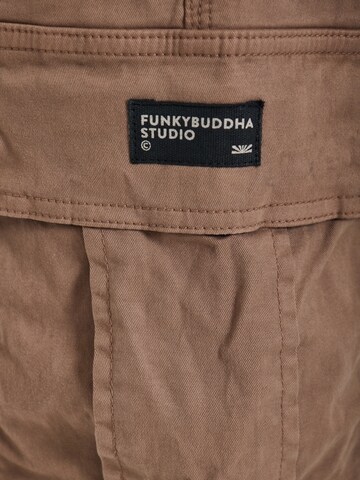 regular Pantaloni cargo di Funky Buddha in marrone