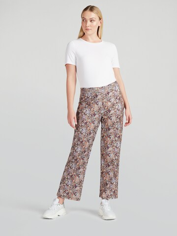 PIECES Regular Trousers 'Leaste' in Brown