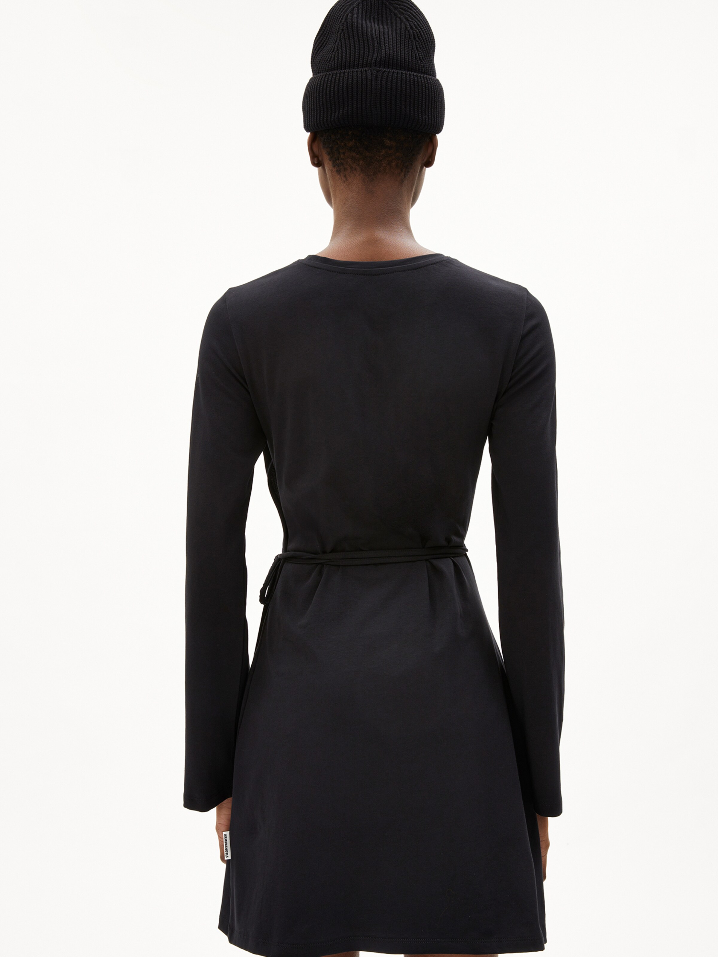 Robe ' CEETAA ' ARMEDANGELS en noir : devant