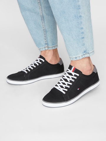 TOMMY HILFIGER Sneakers low 'Harlow' i svart: forside